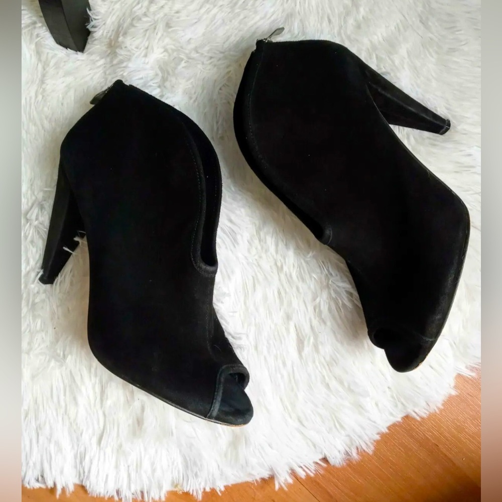 Vince Camuto peep toe